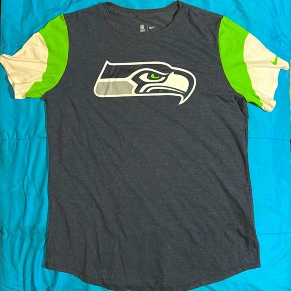 NWOT Women's Nike College Navy/Neon Green Seattle Seahawks Team Fan T-Shirt
